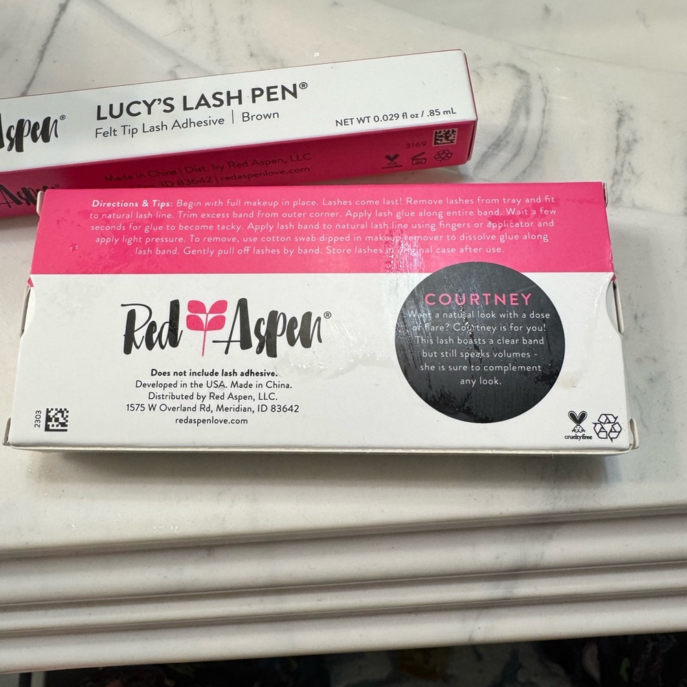 Lash Pen and Set of Courtney Lashes NWT - Picture 9 of 10